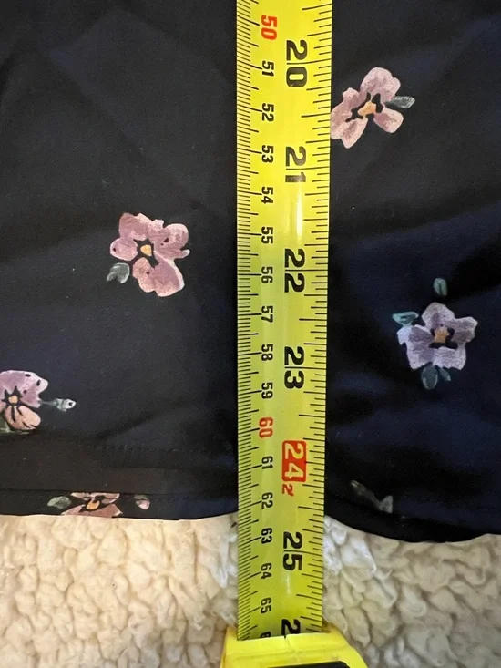 Reitmans R Essentials Black Floral Tank - Picture 9 of 11